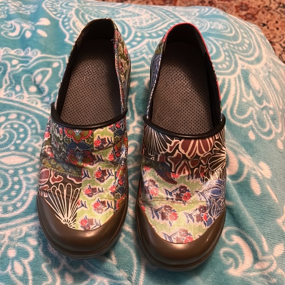 Floral patterned Dansko clogs size 40 🌸 - Picture 4 of 5